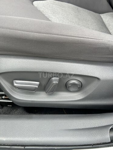 Toyota Camry-12