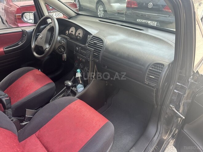 Opel Zafira 2002, 213,000 km - 2.2 l - Bakı