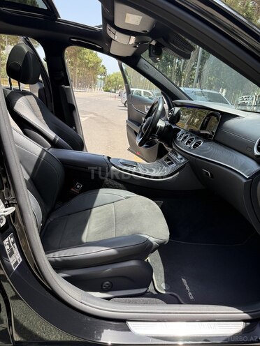 Mercedes E 300 de-12
