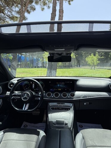 Mercedes E 300 de-13