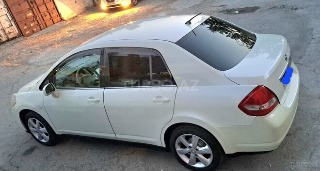 Nissan Tiida-2