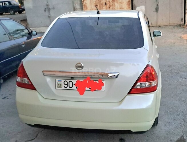 Nissan Tiida-3