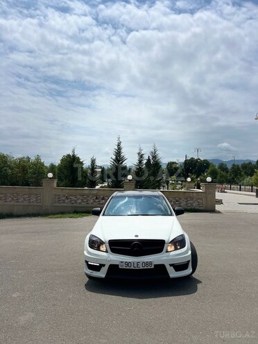Mercedes C 300 2007, 298,000 km - 3.0 l - Qazax