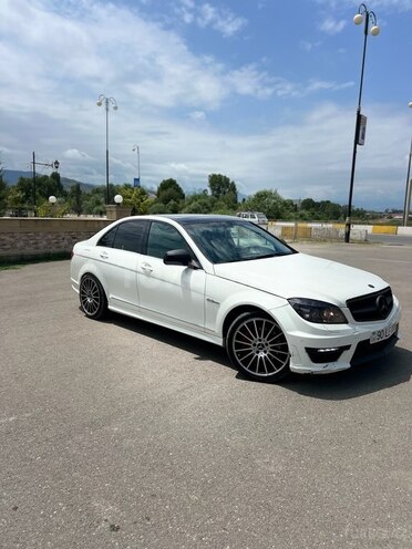 Mercedes C 300 2007, 298,000 km - 3.0 l - Qazax