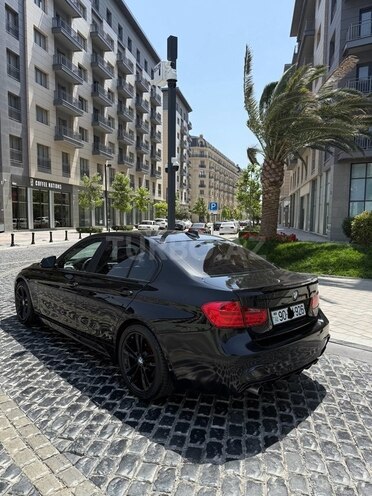 BMW 320-3