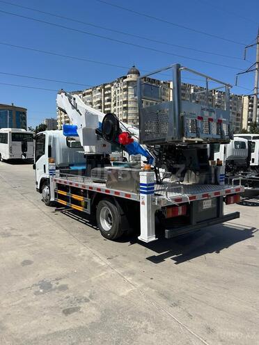 Isuzu ELF-6