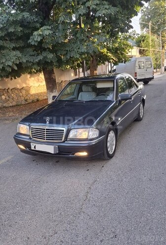 Mercedes C 240 1998, 458,000 km - 2.4 l - Quba