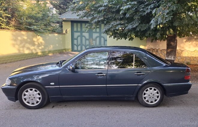 Mercedes C 240 1998, 458,000 km - 2.4 l - Quba
