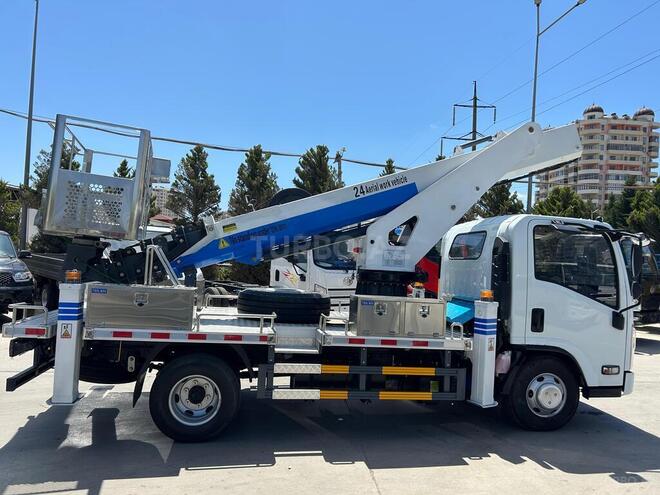 Isuzu ELF-11