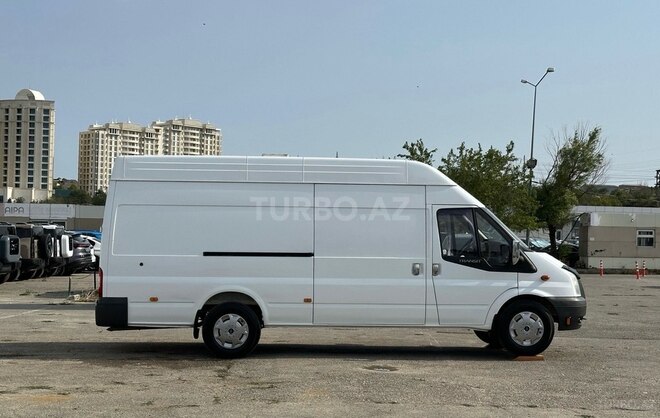 Ford Transit-5