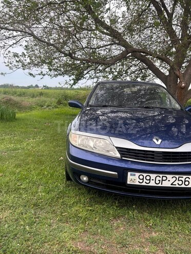 Renault Laguna-11