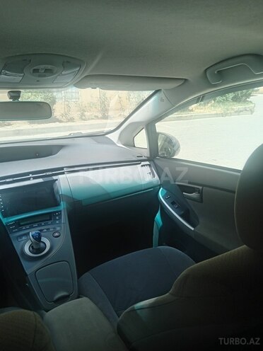 Toyota Prius-7