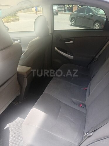 Toyota Prius-6