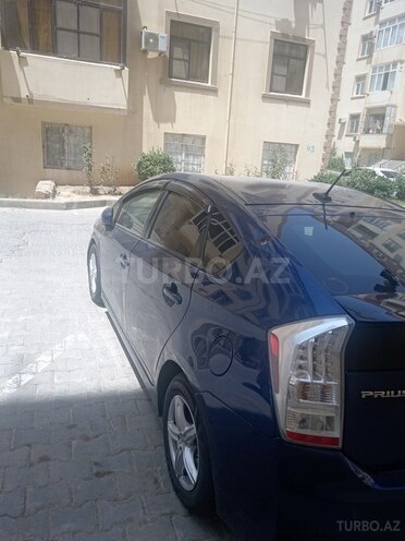 Toyota Prius-5
