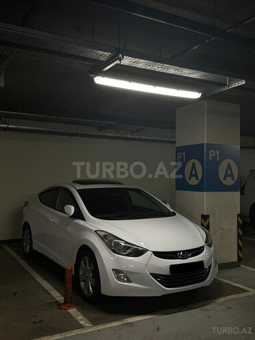 Hyundai Elantra 2013, 170,000 km - 1.8 l - Quba