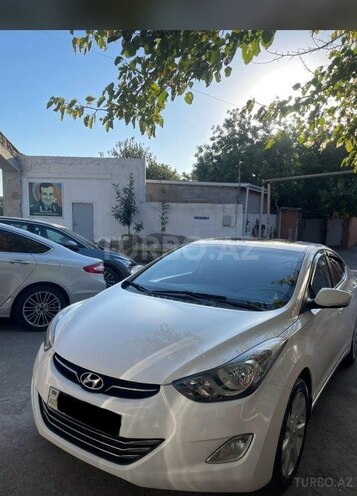 Hyundai Elantra 2013, 170,000 km - 1.8 l - Quba