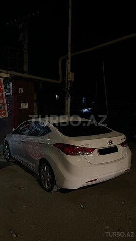 Hyundai Elantra 2013, 170,000 km - 1.8 l - Quba