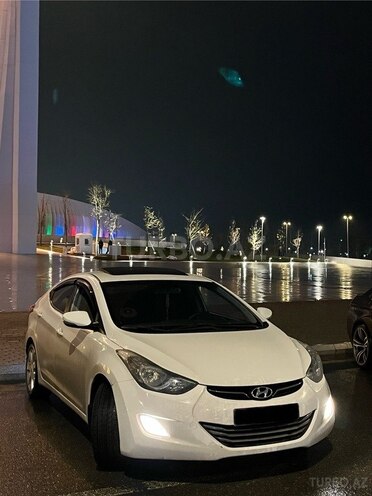 Hyundai Elantra 2013, 170,000 km - 1.8 l - Quba
