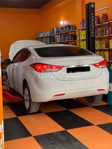 Hyundai Elantra 2013, 170,000 km - 1.8 l - Quba