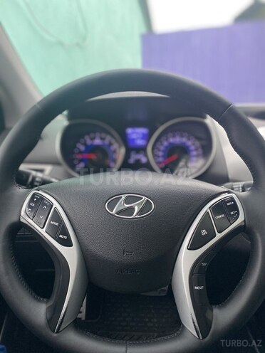 Hyundai Elantra 2013, 170,000 km - 1.8 l - Quba