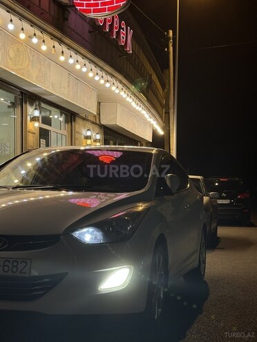 Hyundai Elantra 2013, 170,000 km - 1.8 l - Quba