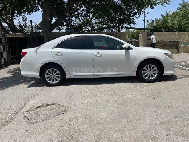 Toyota Camry-5