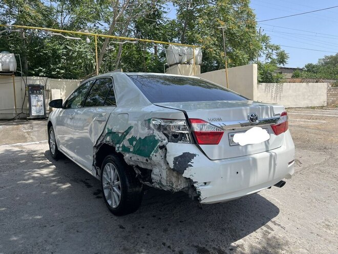 Toyota Camry-7