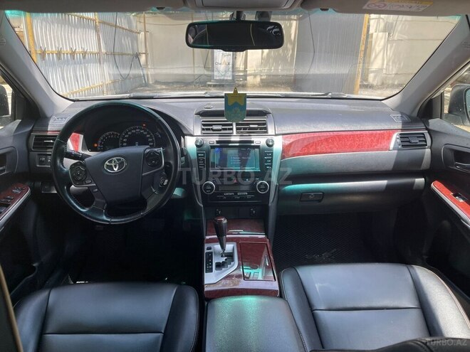 Toyota Camry-12