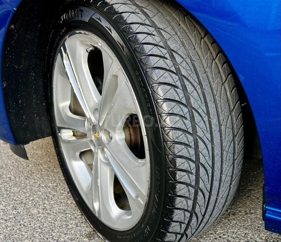 Chevrolet Cruze-14