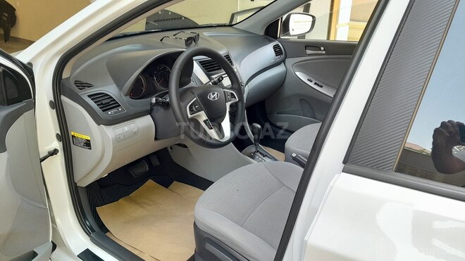 Hyundai Accent 2017, 100,800 km - 1.6 л - Bakı