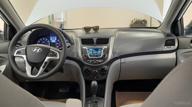 Hyundai Accent 2017, 100,800 km - 1.6 л - Bakı
