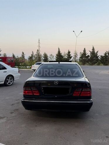 Mercedes E 320 1999, 514,500 km - 3.2 l - Yevlax