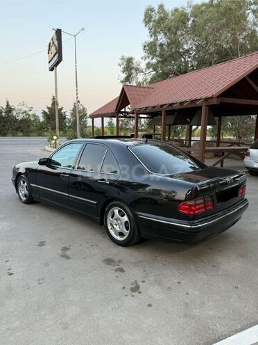 Mercedes E 320 1999, 514,500 km - 3.2 l - Yevlax