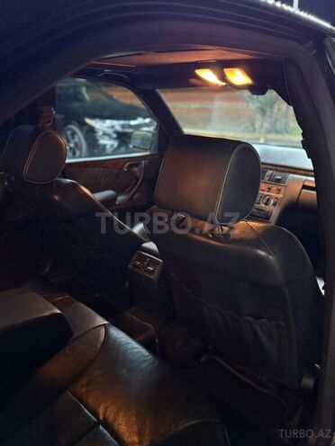 Mercedes E 320 1999, 514,500 km - 3.2 l - Yevlax