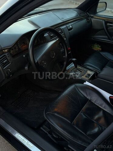 Mercedes E 320 1999, 514,500 km - 3.2 l - Yevlax