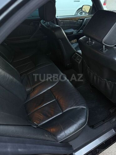 Mercedes E 320 1999, 514,500 km - 3.2 l - Yevlax