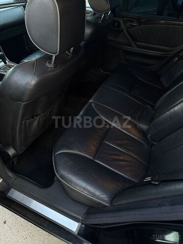 Mercedes E 320 1999, 514,500 km - 3.2 l - Yevlax