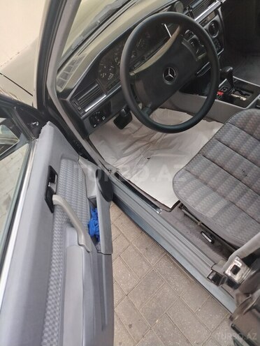 Mercedes 190 1991, 196,000 km - 2.0 l - Sumqayıt