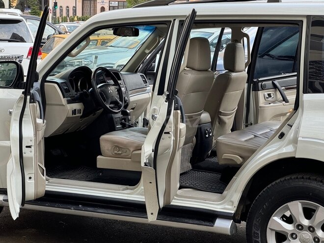 Mitsubishi Pajero 2010, 195,000 km - 3.5 l - Bakı