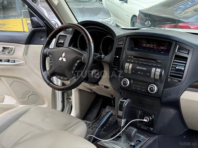 Mitsubishi Pajero 2010, 195,000 km - 3.5 l - Bakı