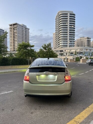 Toyota Prius-2