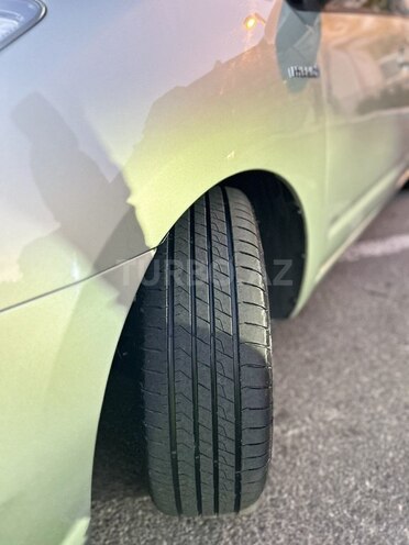 Toyota Prius-11