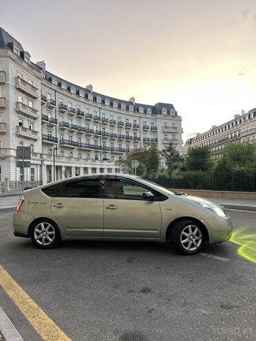 Toyota Prius-4