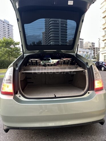 Toyota Prius-5