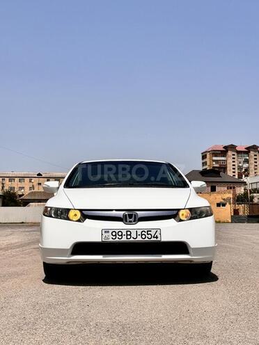 Honda Civic 2008, 280,000 km - 1.3 l - Salyan