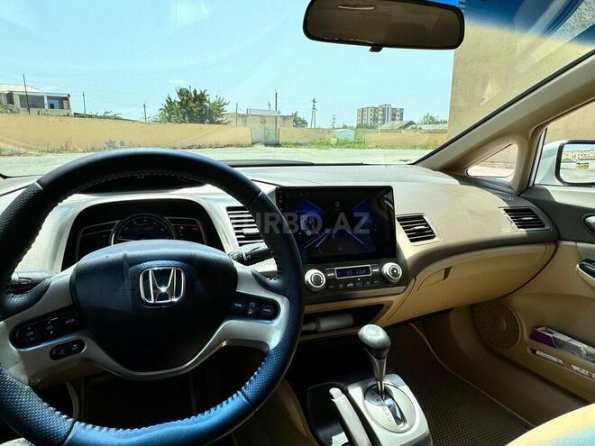 Honda Civic 2008, 280,000 km - 1.3 l - Salyan