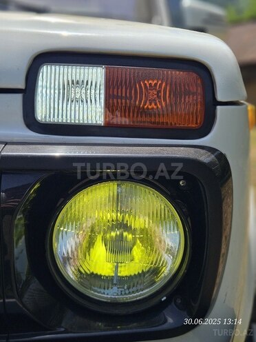 LADA (VAZ) Niva 2017, 70,000 km - 1.7 l - Astara