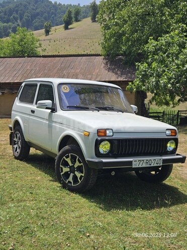 LADA (VAZ) Niva 2017, 70,000 km - 1.7 l - Astara