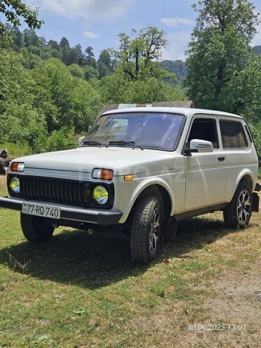LADA (VAZ) Niva 2017, 70,000 km - 1.7 l - Astara