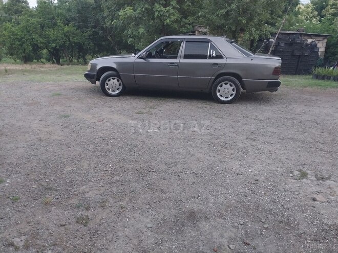 Mercedes E 300 d 1992, 460,000 km - 3.0 l - Astara